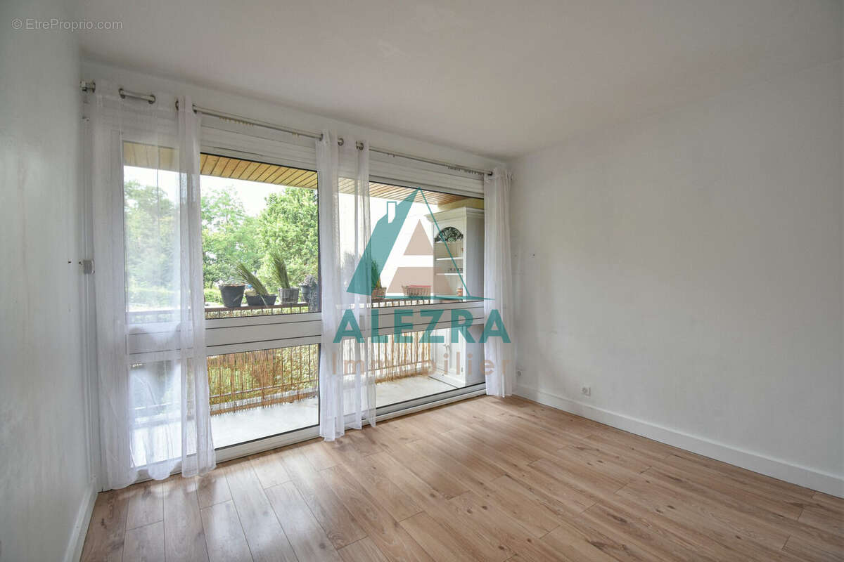 Appartement 86 m² à La Celle-Saint-Cloud  - photo 8