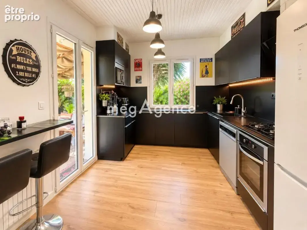 Six-fours-maison de plain-pied avec jardin paysagé - photo 10