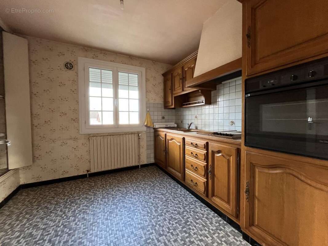 Maison 70 m² à Connerre  - photo 4