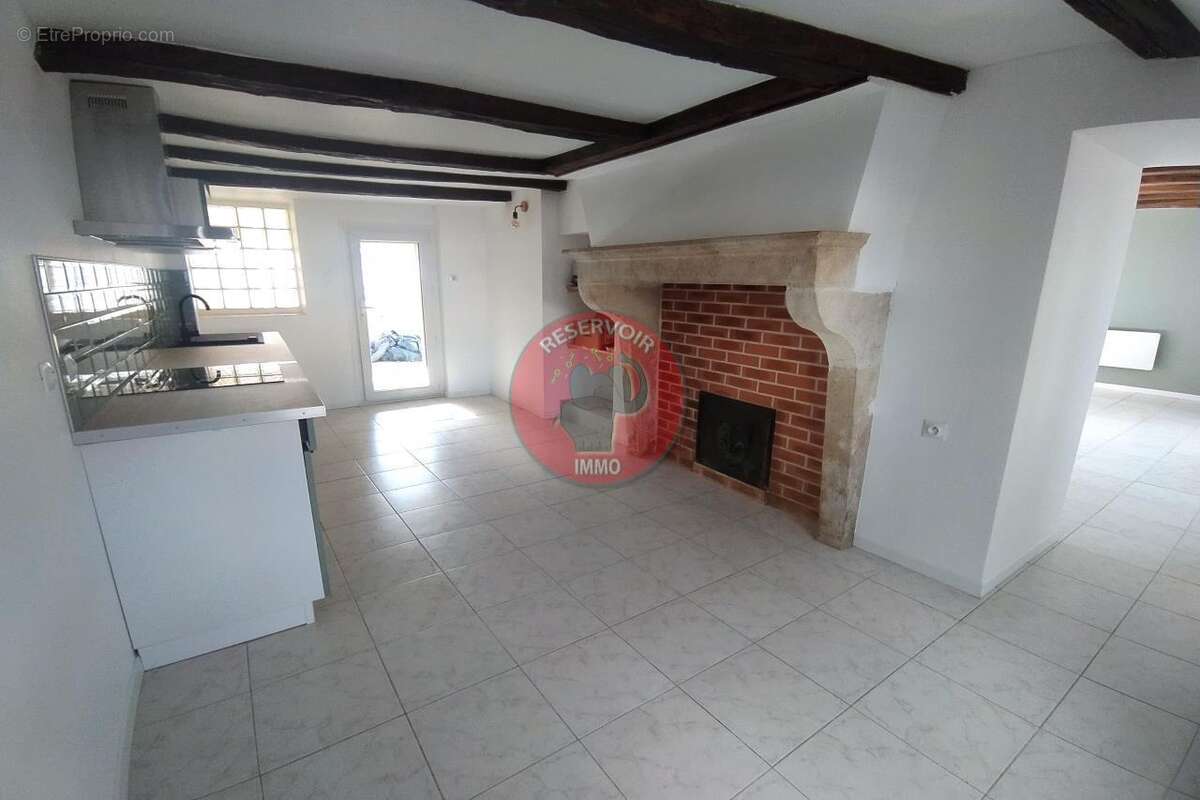 Maison à FAIN-LES-MONTBARD