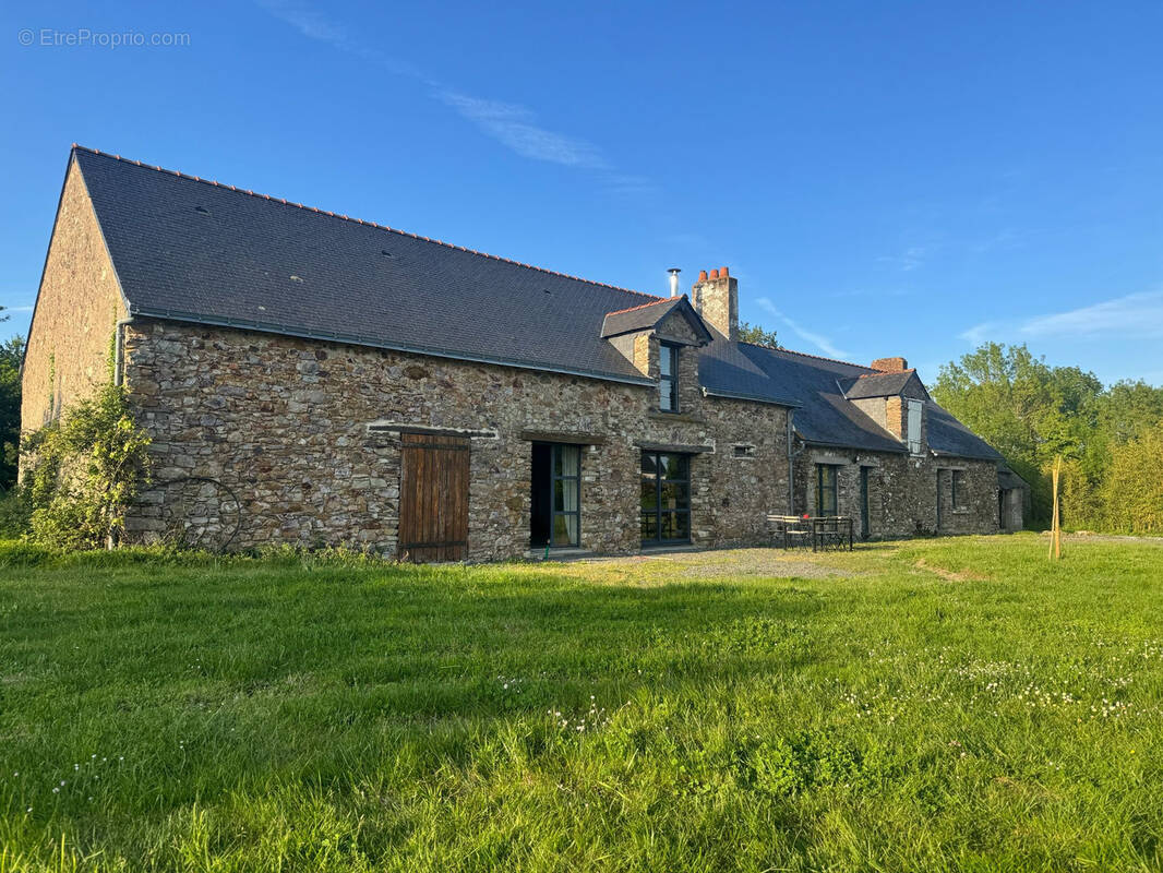 Maison à LA ROUXIERE