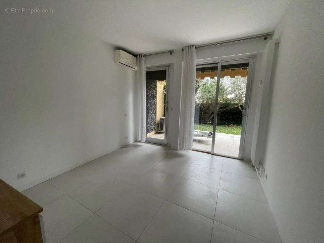Appartement à LE CANNET