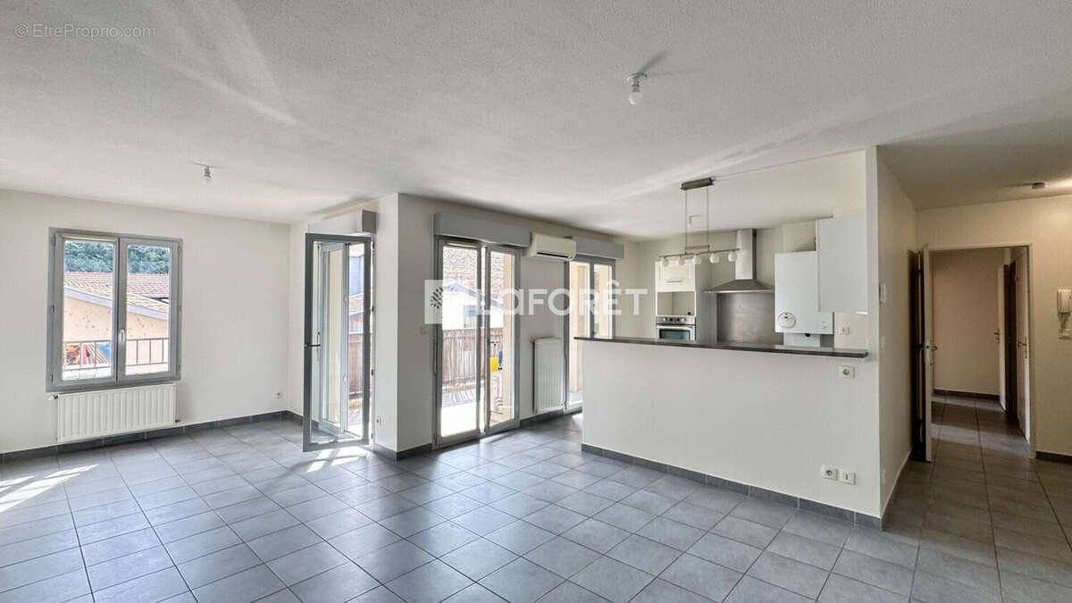 Appartement à L'ARBRESLE
