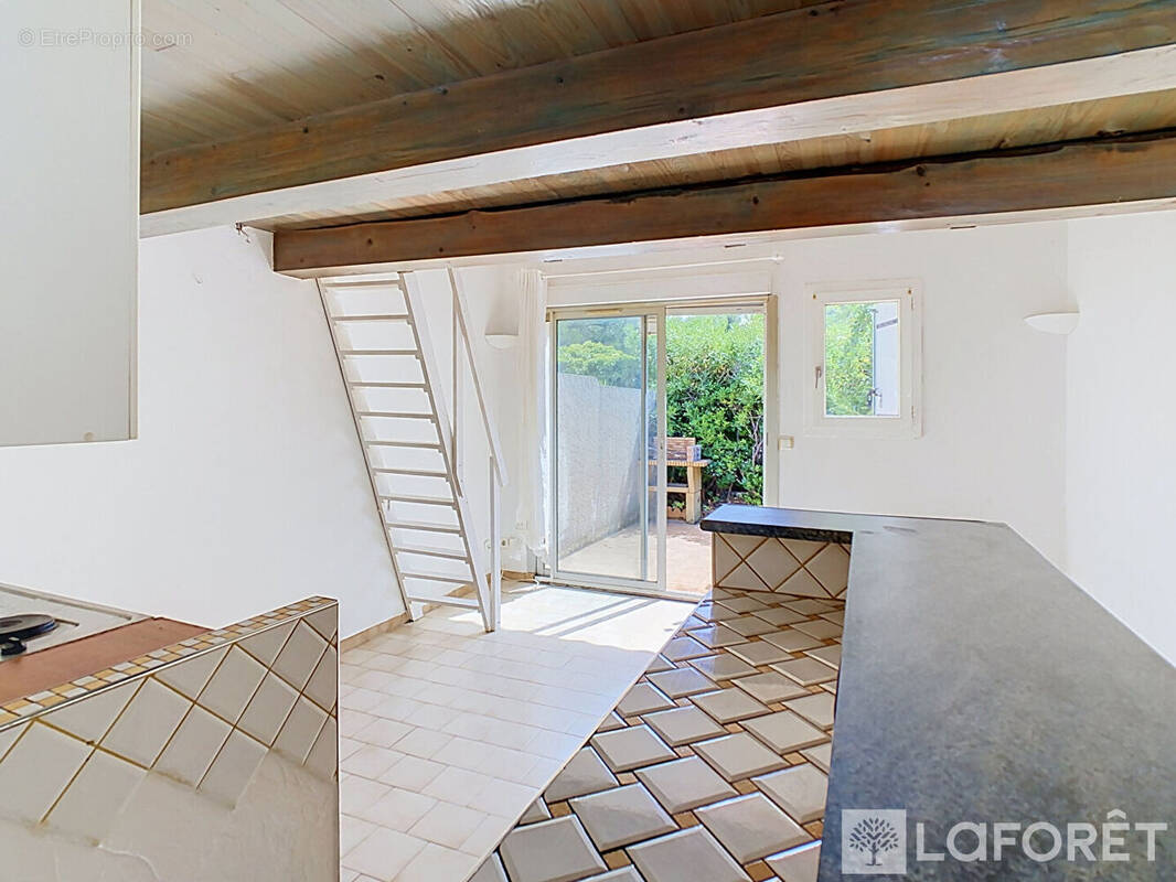 Appartement à SAUSSET-LES-PINS