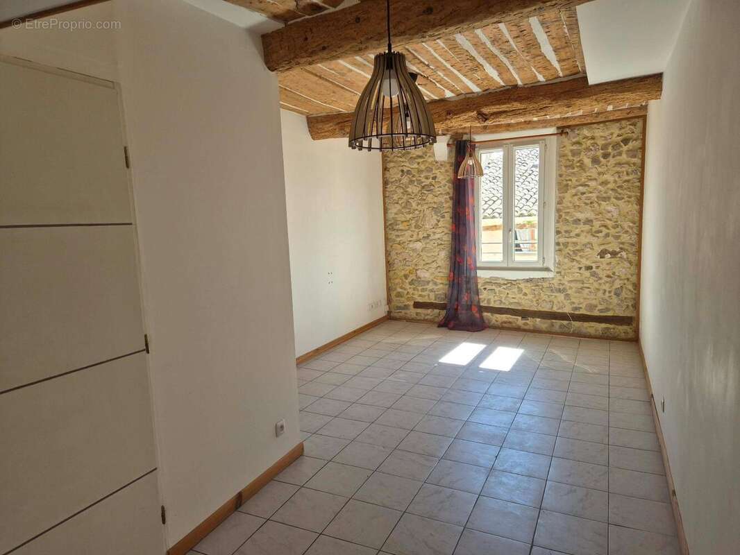   - Appartement à DRAGUIGNAN