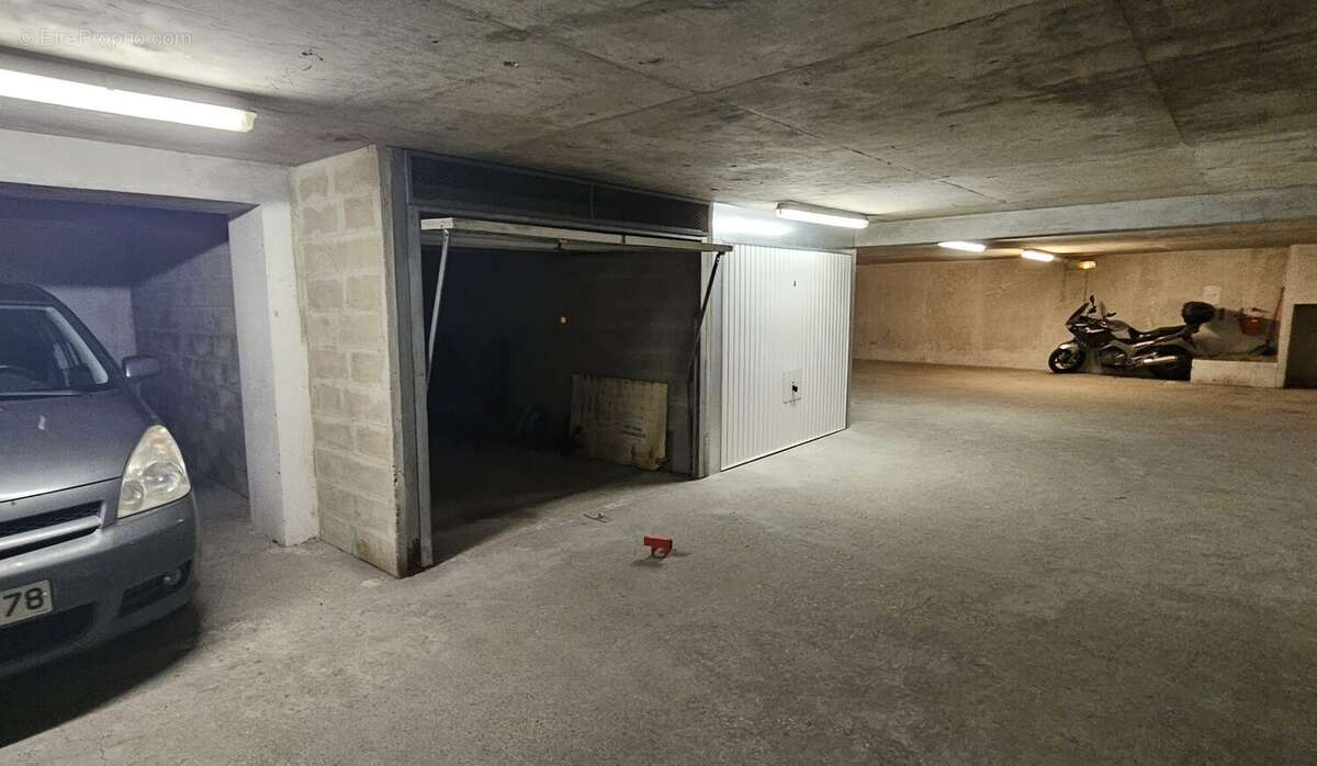 Vue extérieur - Parking à PARIS-11E