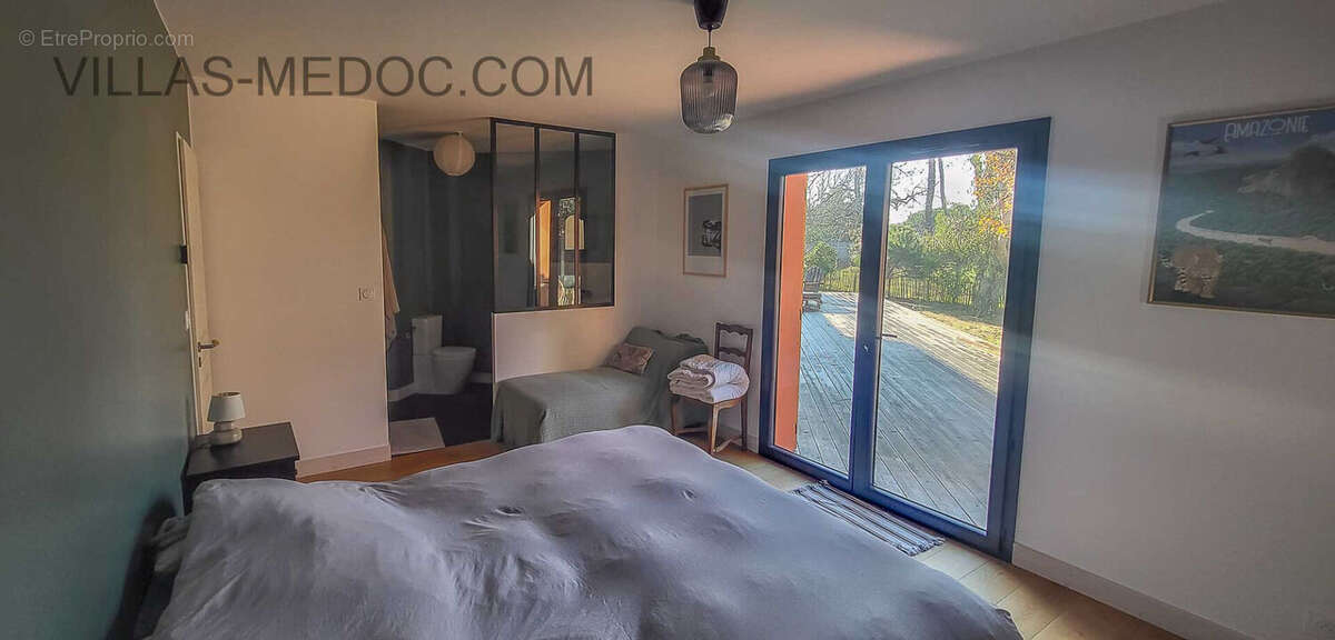 Maison à VENDAYS-MONTALIVET