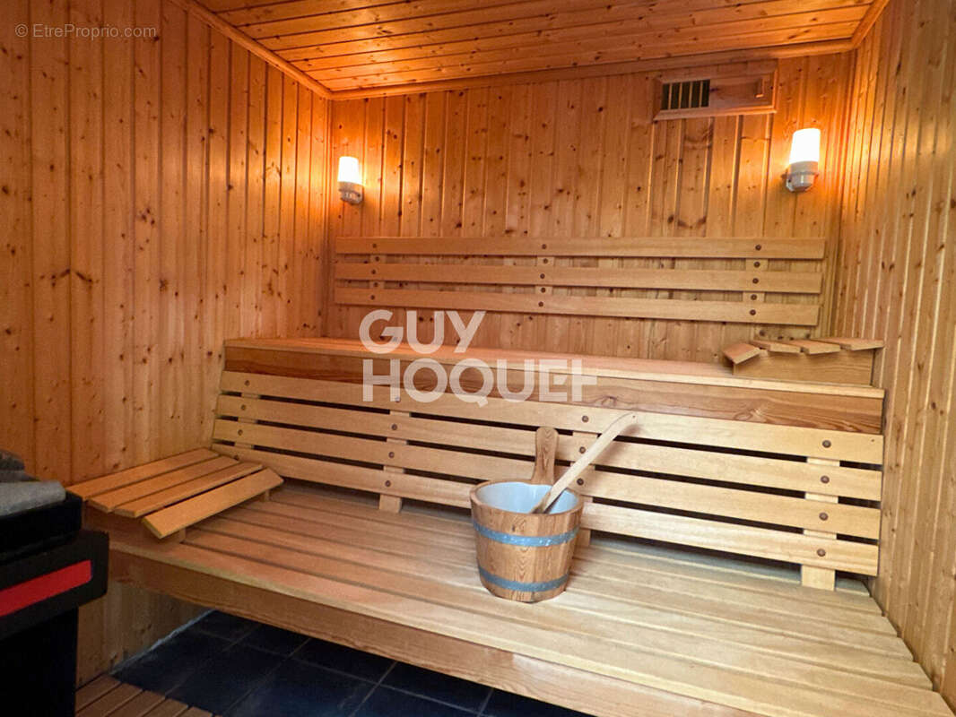 Maison et gite Oussieres 9 chambres - photo 7