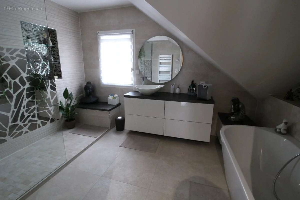 Maison à OZOIR-LA-FERRIERE