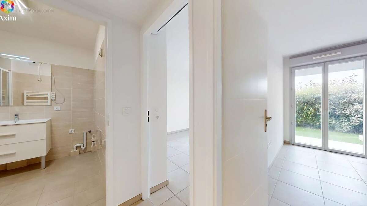 Appartement récent avec jardin, piscine et vue dégagée - photo 16