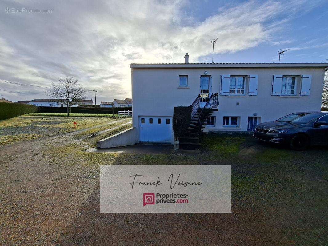 A VENDRE à Saint Paul en Pareds, maison de 137 m2 avec 2 chambres et 1 studio en sous-sol sur une parcelle constructible de 1154 - photo 11