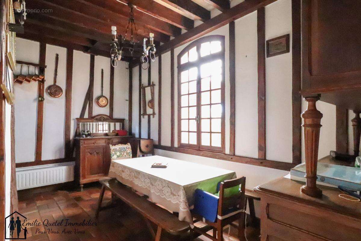 Maison à LA HARENGERE