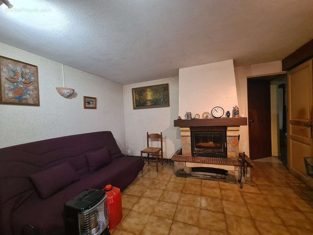 Maison à LES ARSURES