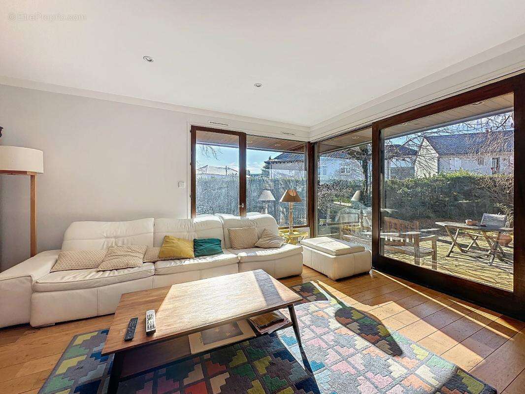 Maison à LUC-LA-PRIMAUBE