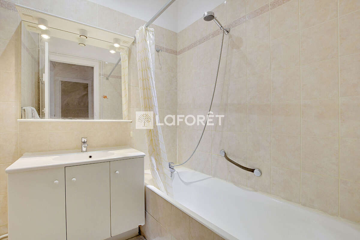 Appartement à PARIS-7E