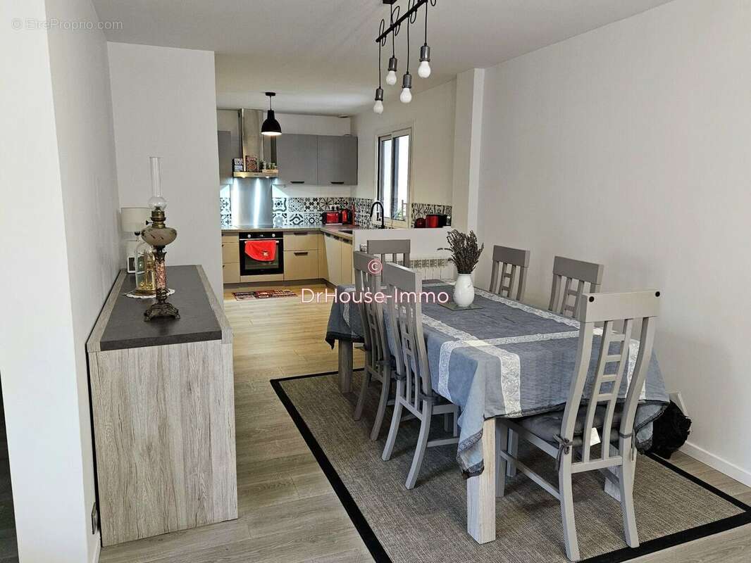 Maison à SAINT-MAUR-DES-FOSSES