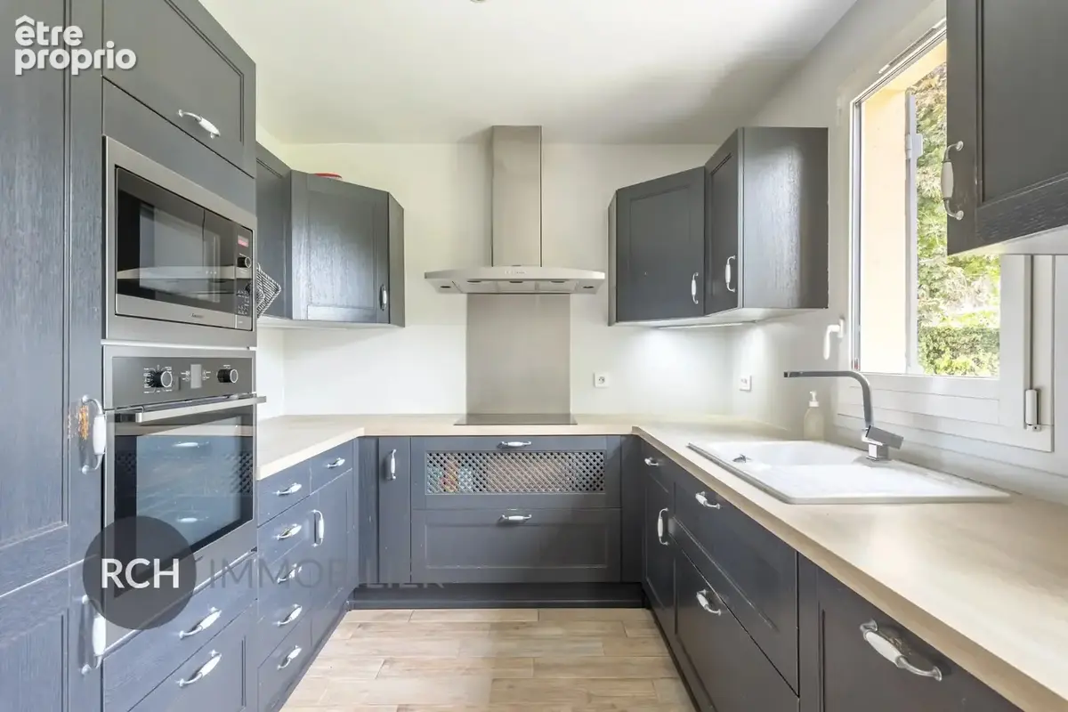 Boullay-Les-Troux - Charmante maison en pierre entièrement rénovée sur un joli jardin plat avec piscine - photo 9