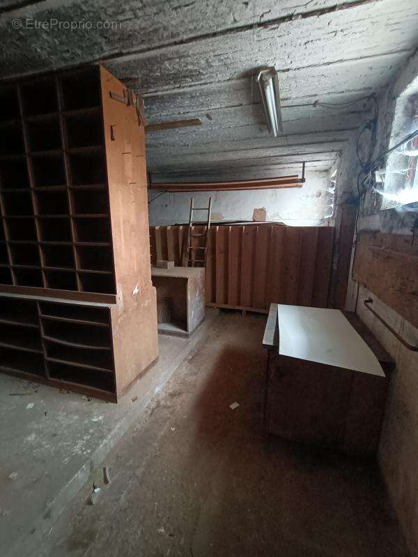 Commerce à MAINVILLIERS