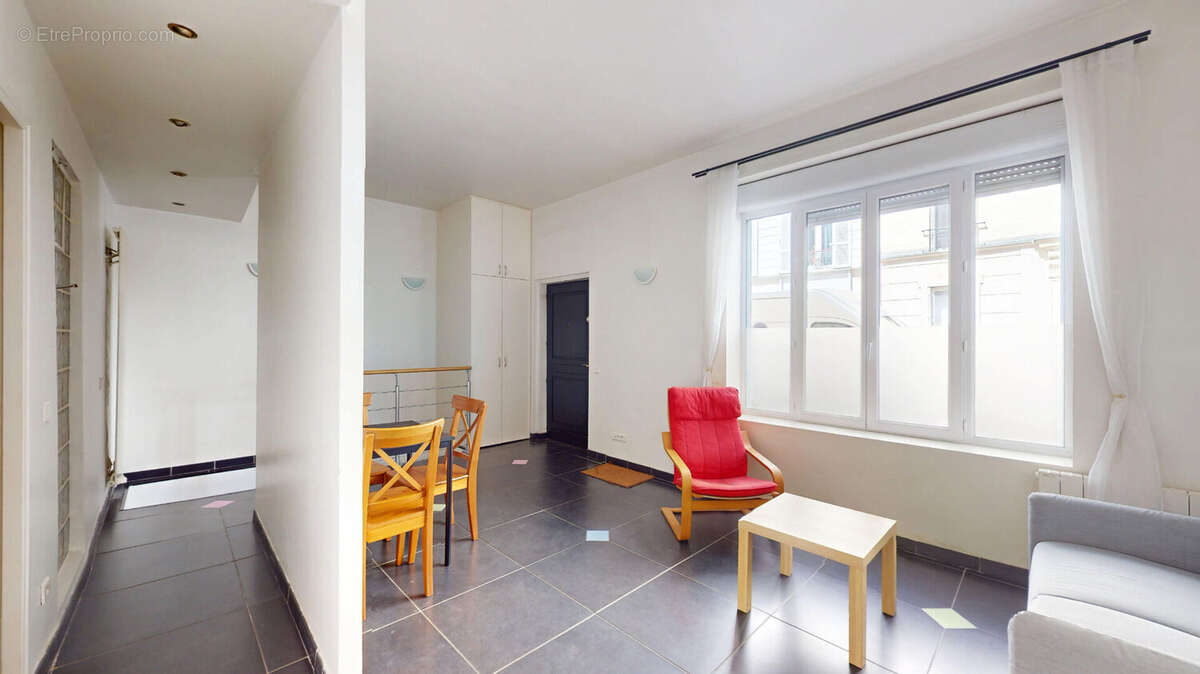 Appartement à PARIS-14E