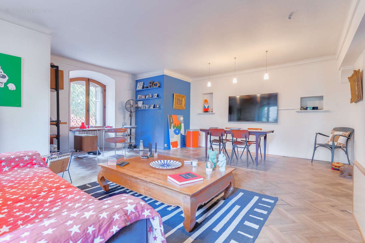 Appartement à MARSEILLE-8E