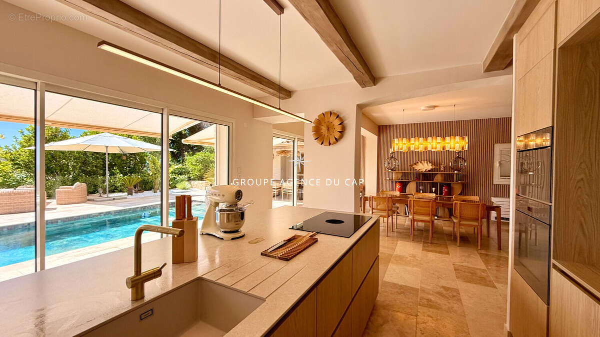 Maison à LES ISSAMBRES