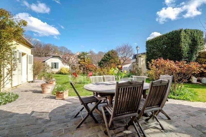 Maison à LOUVECIENNES