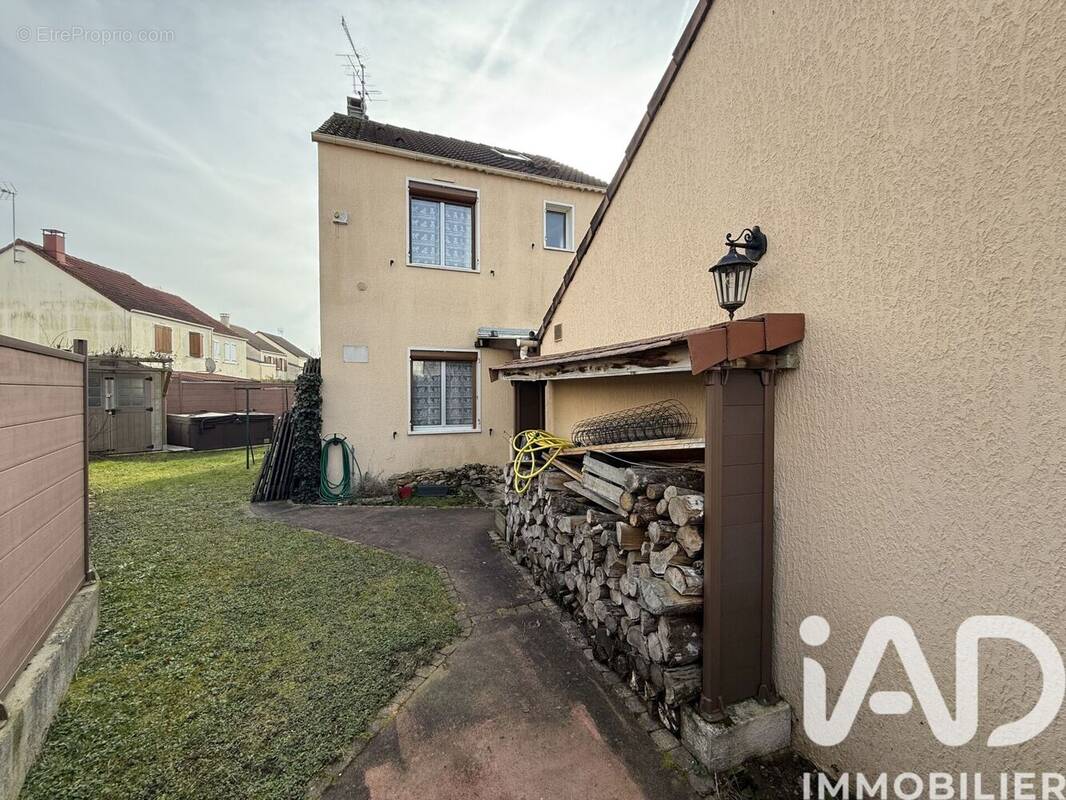 Photo 1 - Maison à VERT-SAINT-DENIS