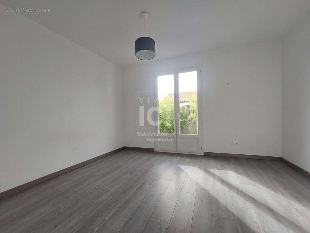 PONT SAINT MARTIN - Maison - 4 pièces - 115m² - photo 5