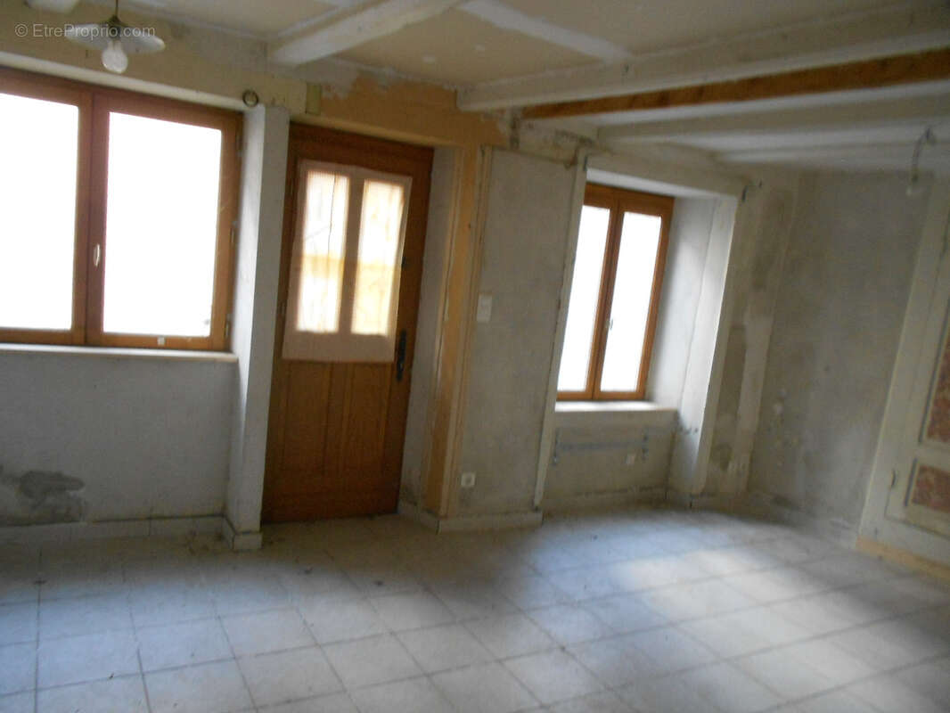 Maison à DORE-L'EGLISE