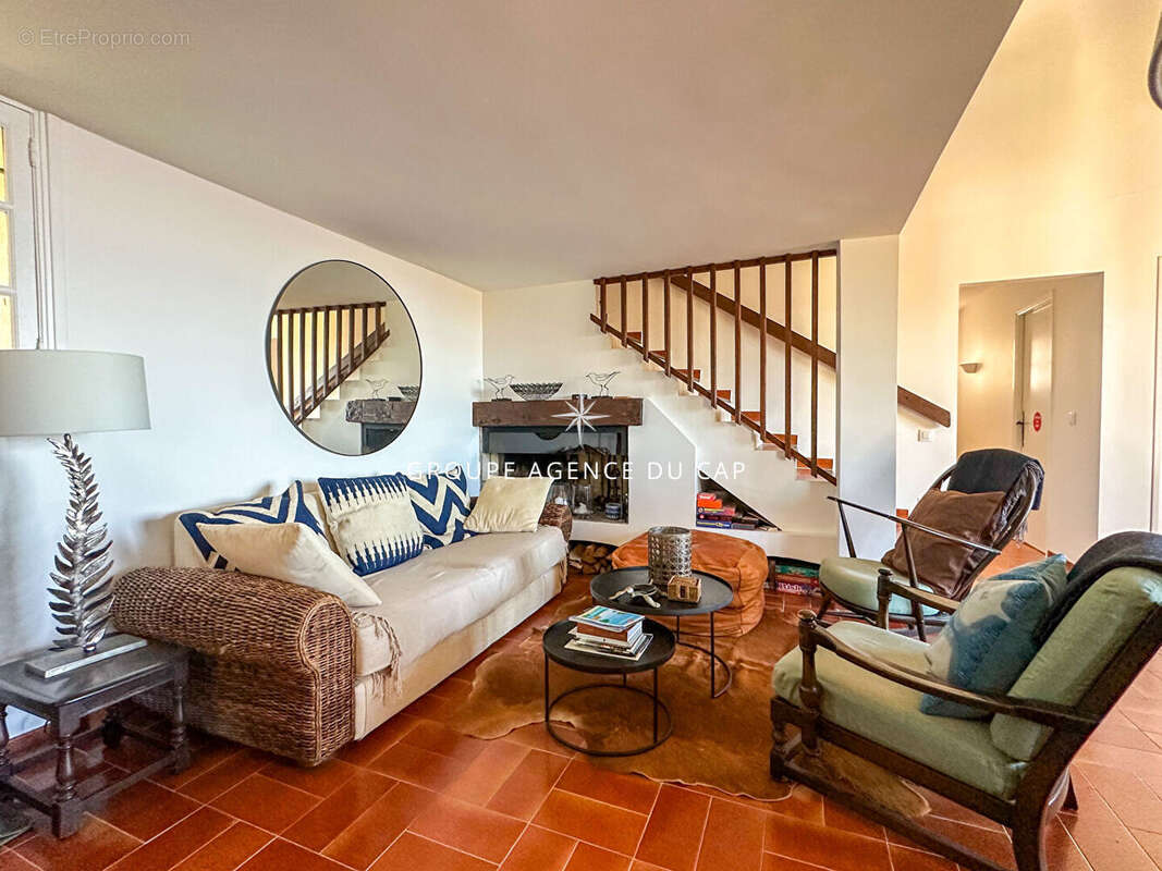 Maison à LES ISSAMBRES