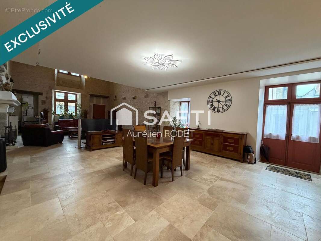 Maison 270 m² à Reuilly  - photo 7