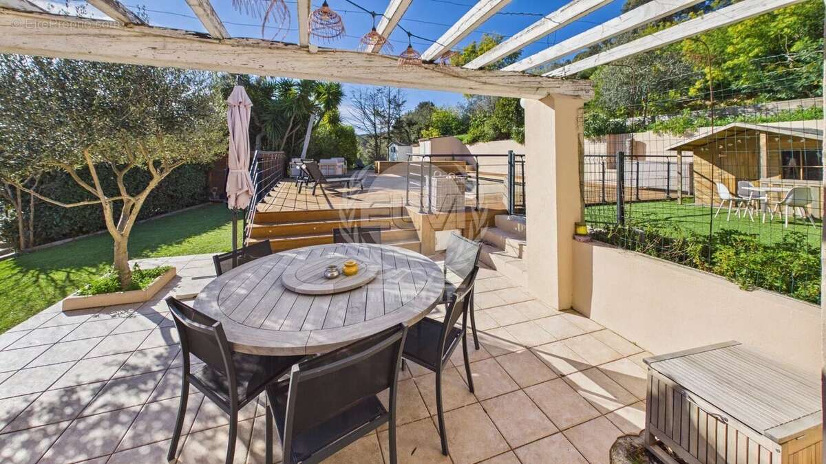 Maison à PLAN-DE-LA-TOUR