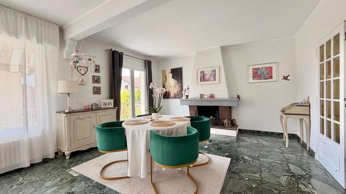 Maison à ARGONAY