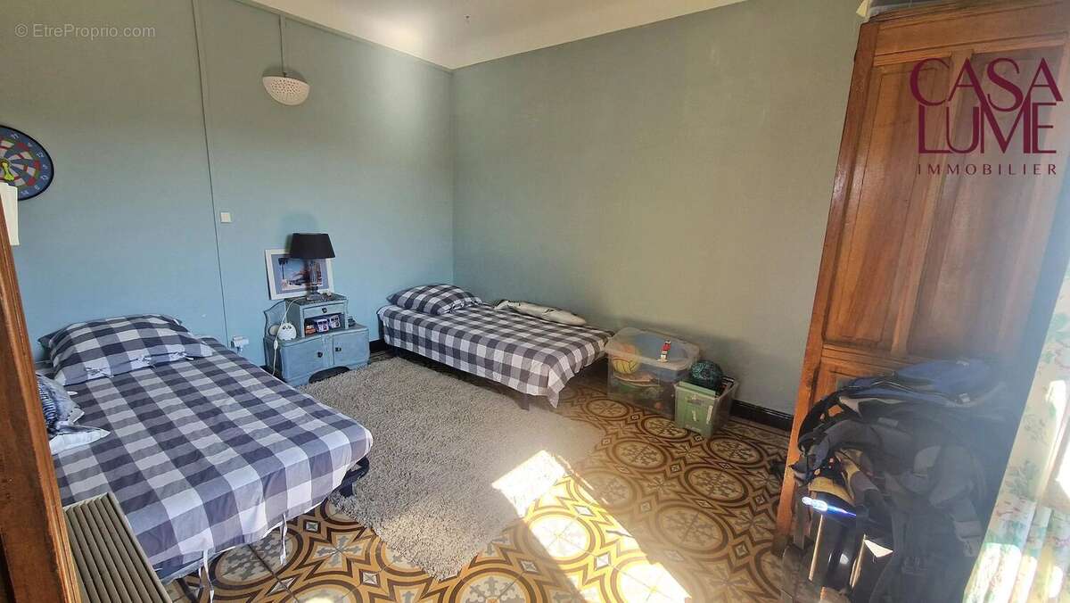 F6 de 125 m² + Studio de 28 m² + caves - photo 16