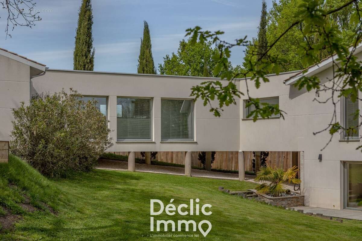 Maison à FARGUES-SAINT-HILAIRE