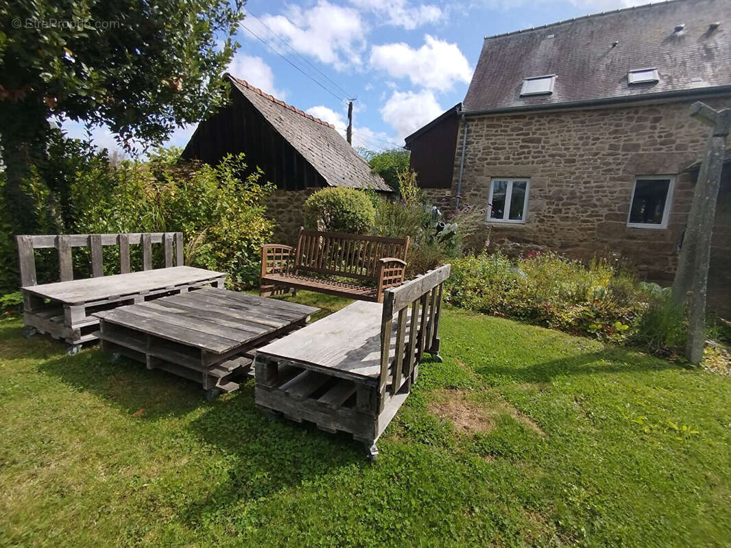 Maison à SAINT-GERMAIN-EN-COGLES