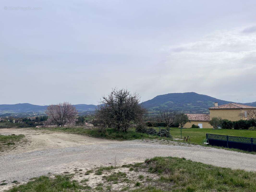 Terrain à CHOMERAC