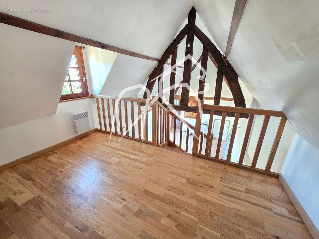 Maison de caractère  de 177 m² avec fort potentiel d'aménagement  La Ferrière-sur-Risle 27760  - photo 13