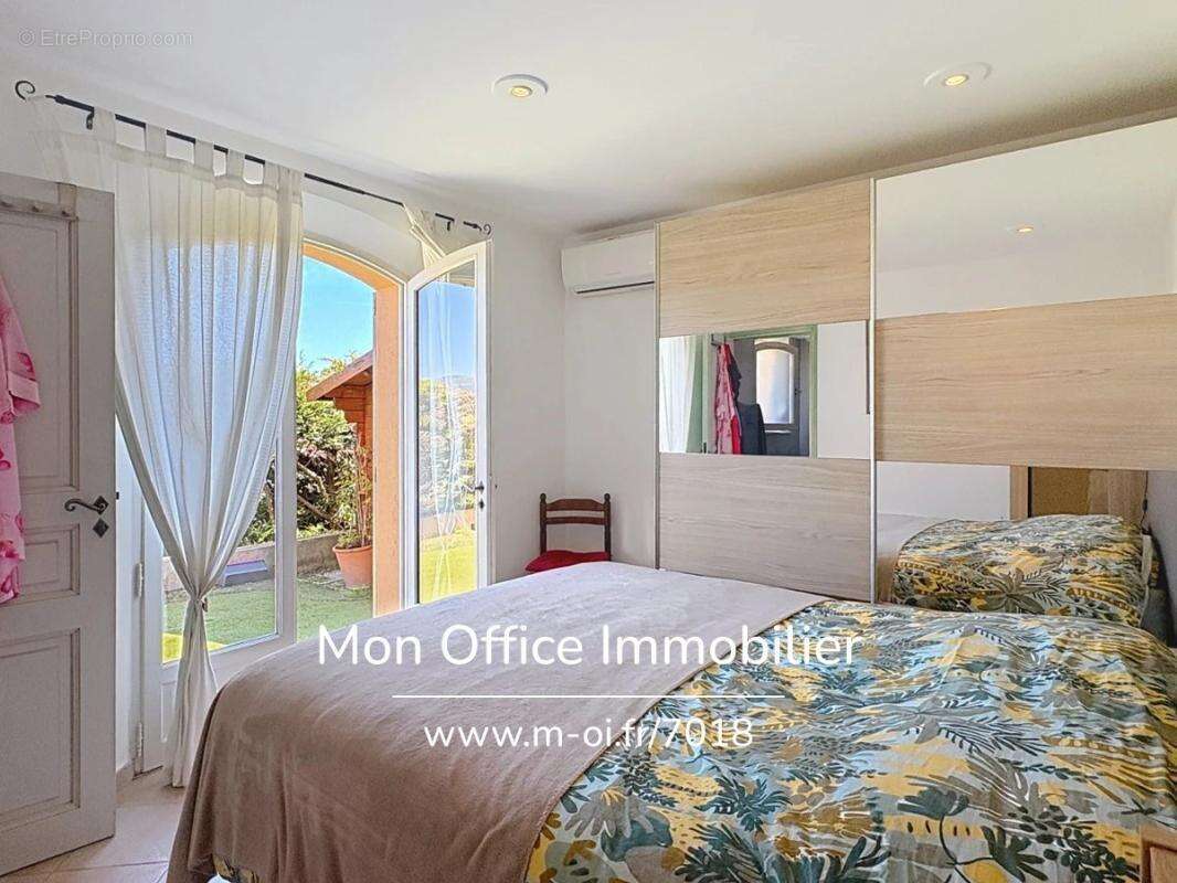 Référence : 7018-les - maison provençale avec piscinne et véranda au calme à cogolin - photo 12