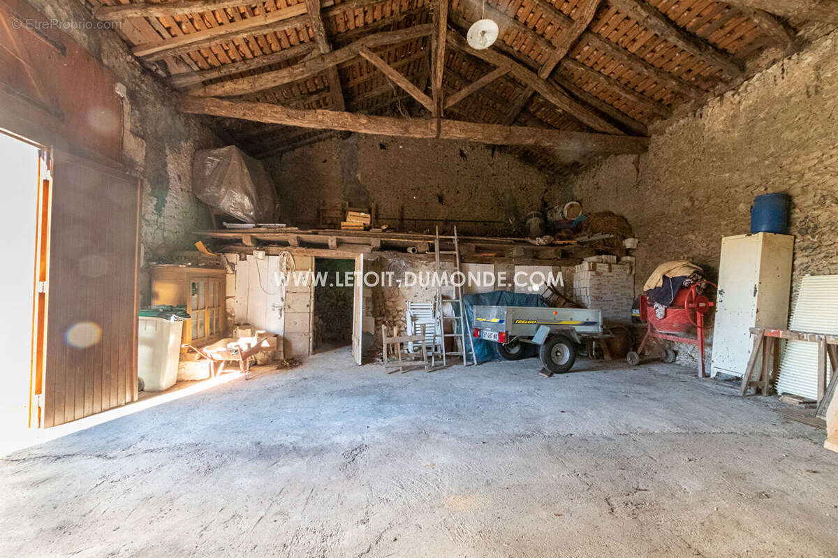 Maison à SAINT-ASTIER