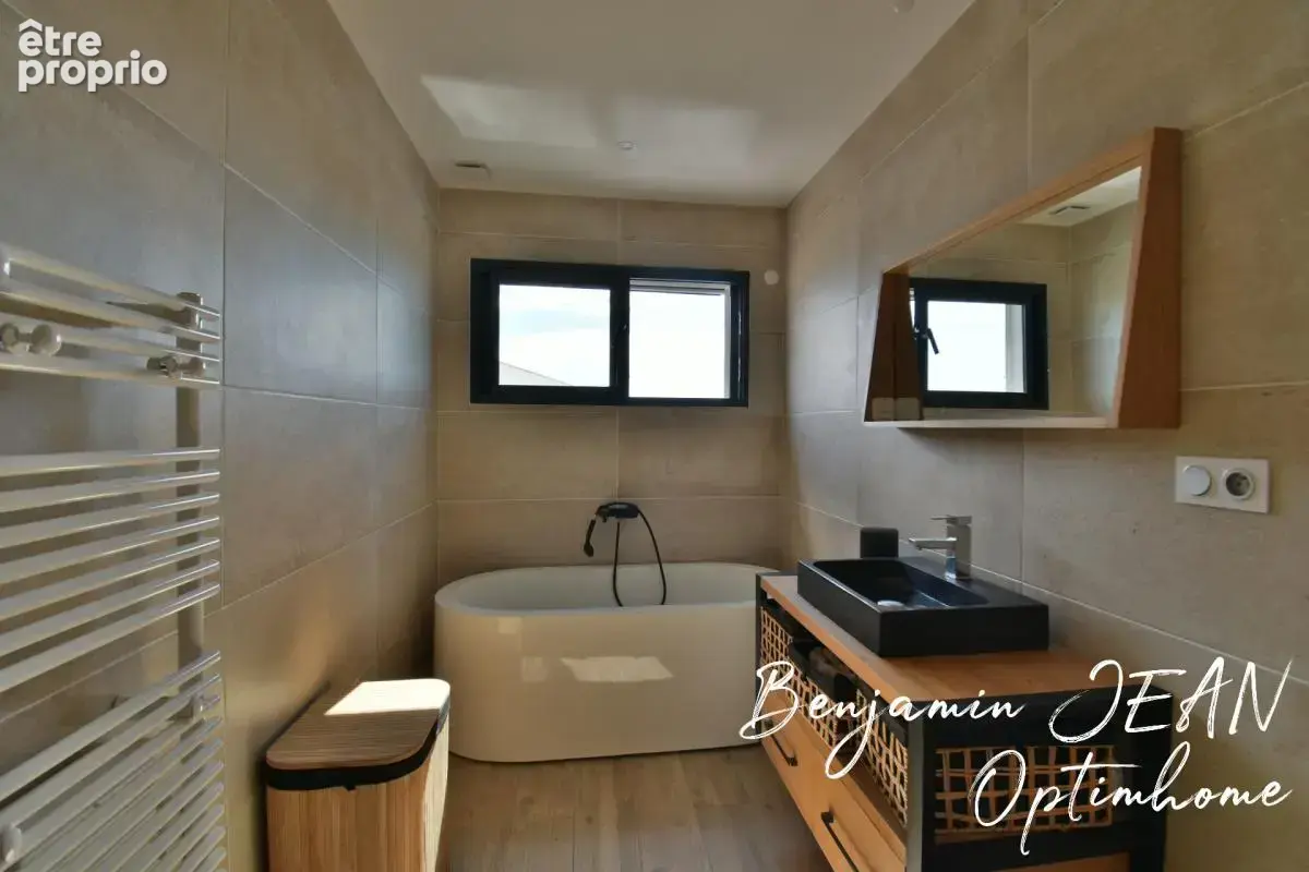 Exclusivité : Maison récente F4/F5 avec piscine et garage - photo 22