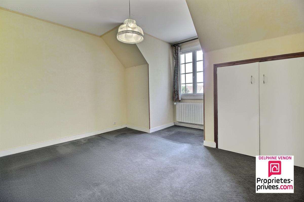 Exclusivité - Maison 5 chambres + bureau sur un terrain de 2438 m² à Saint Martin D Abbat - photo 13