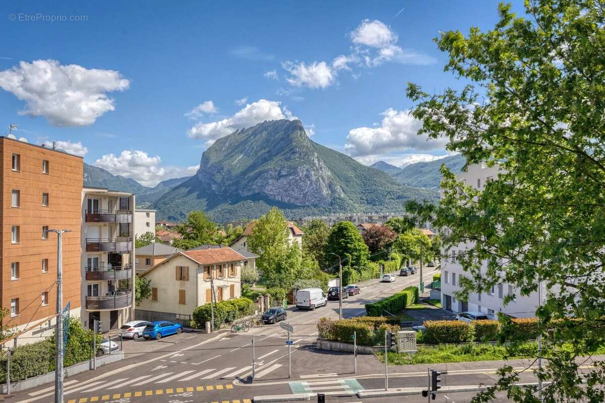 Appartement à FONTAINE