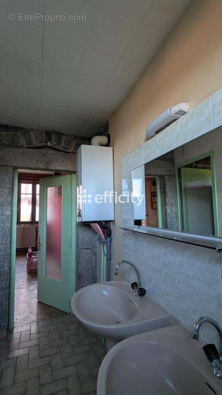 Maison 96 m² à Saint-Remy-Sur-Durolle  - photo 13