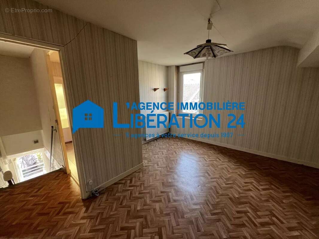 Appartement à UNIEUX