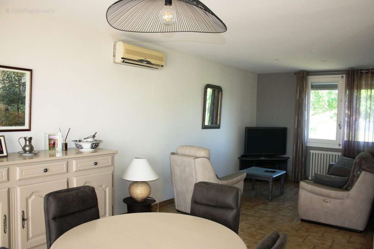 Maison 114 m² à Saint-Julien-Du-Puy  - photo 4