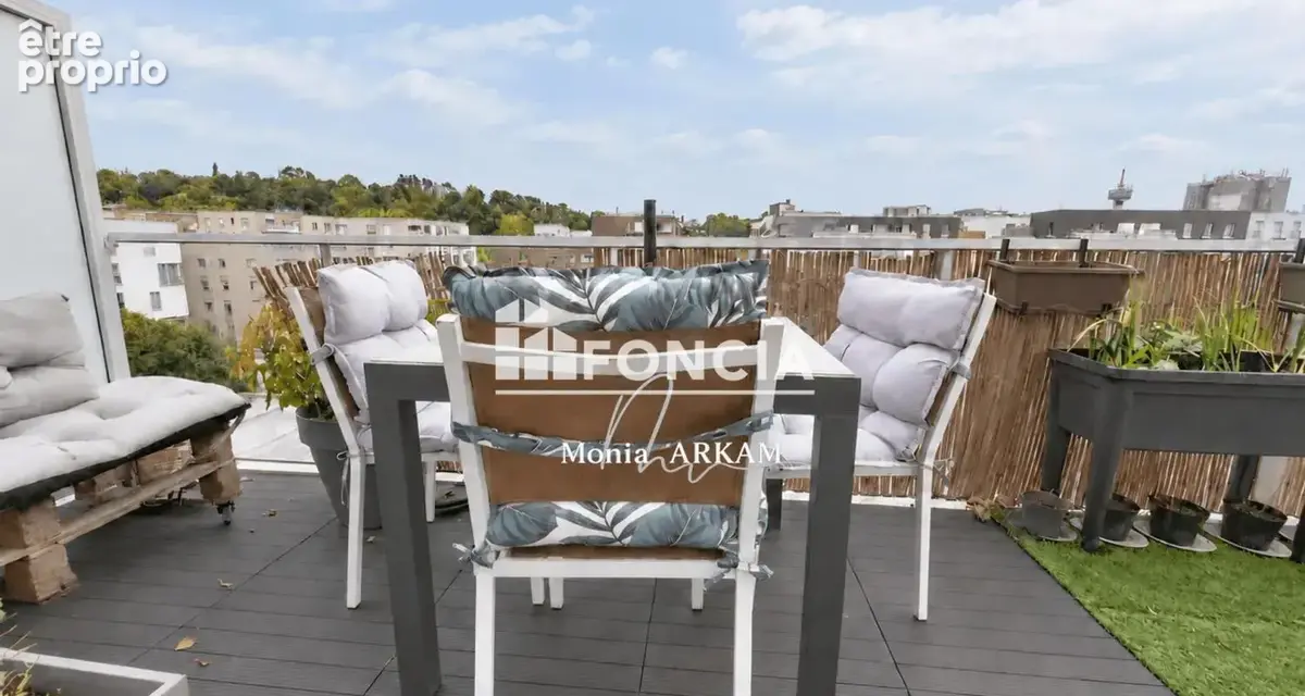 Quartier de l’horloge – grand 4 pièces – 3 chambres – vue ciel - près de 40 m² de pièce de vie – 95 m² d’extérieurs – 5ᵉ étage – - photo 3