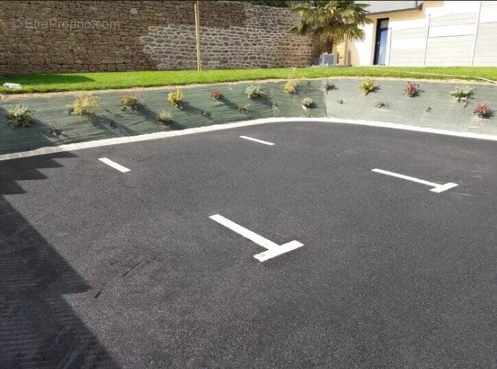 Parking à SANARY-SUR-MER