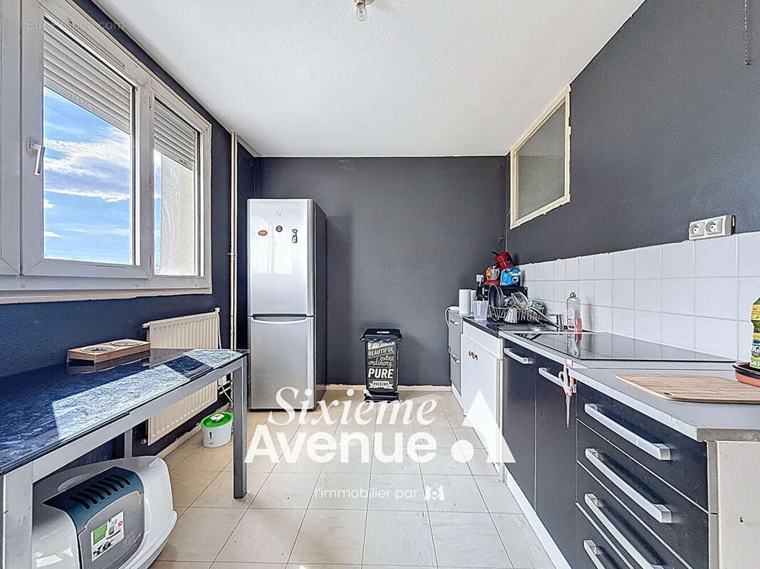 Appartement à MEYZIEU