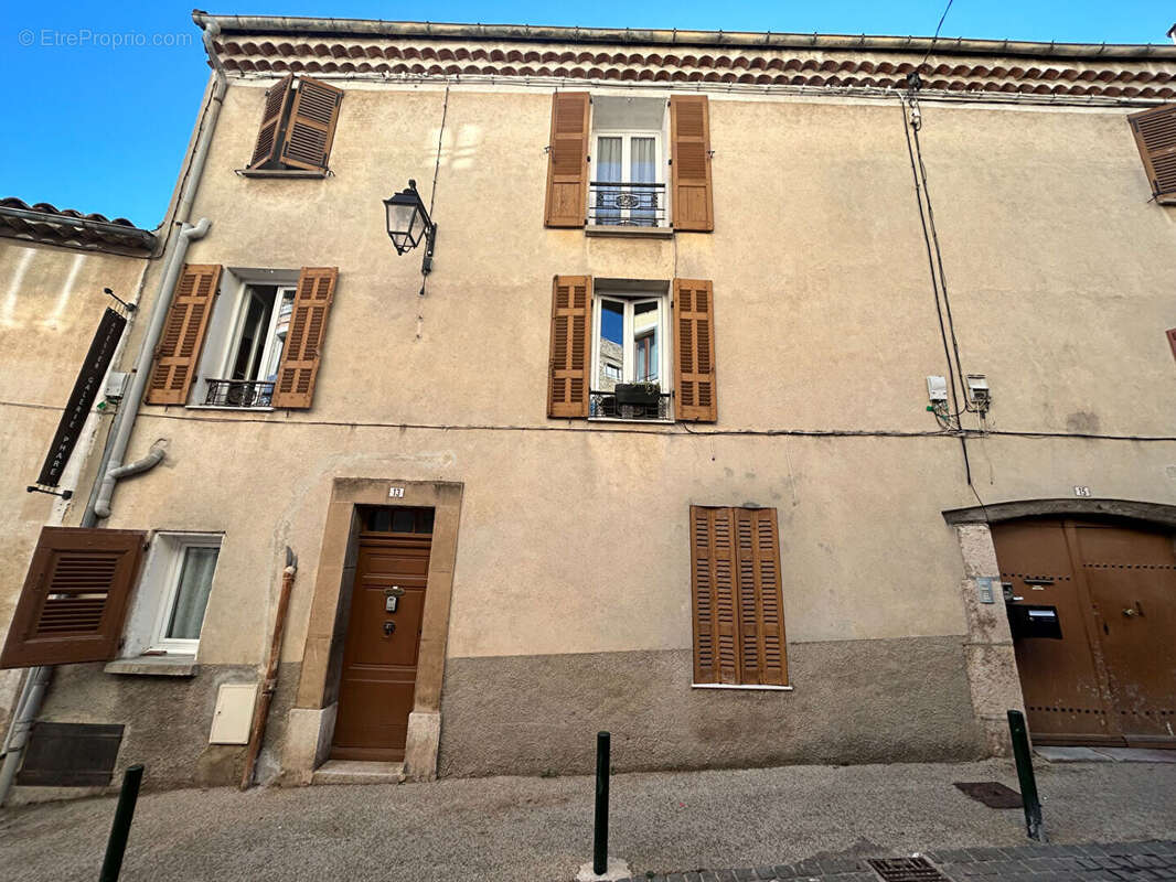 Appartement à LORGUES